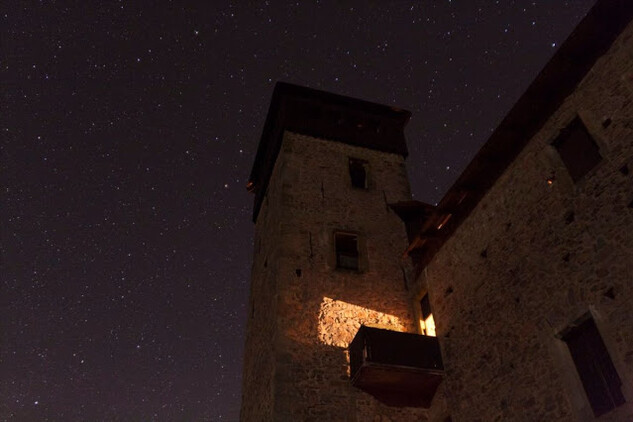 Dobrodružný výstup na hrad a noční prohlídky s baterkou na hradě Litice