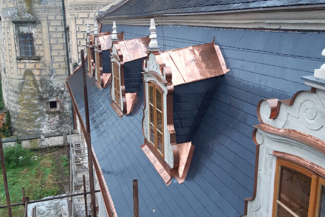 Obnova střechy na Frýdlantě