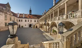 Státní zámek Uherčice